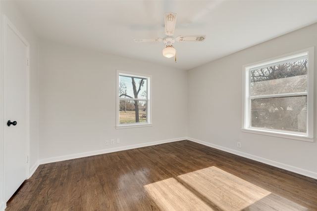 101 E Marshall Street, Palmer, TX 75152