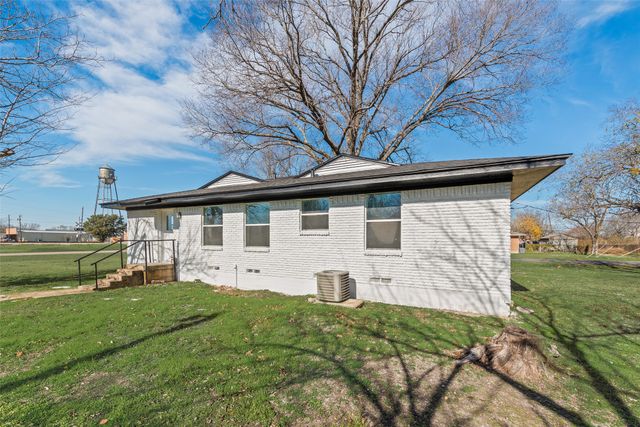 101 E Marshall Street, Palmer, TX 75152