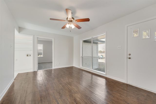 101 E Marshall Street, Palmer, TX 75152