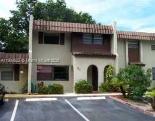 23 N Valencia Dr 2-32, Davie, FL 33324
