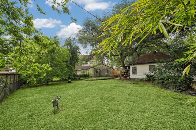 5541 Jessamine Street, Houston, TX 77081