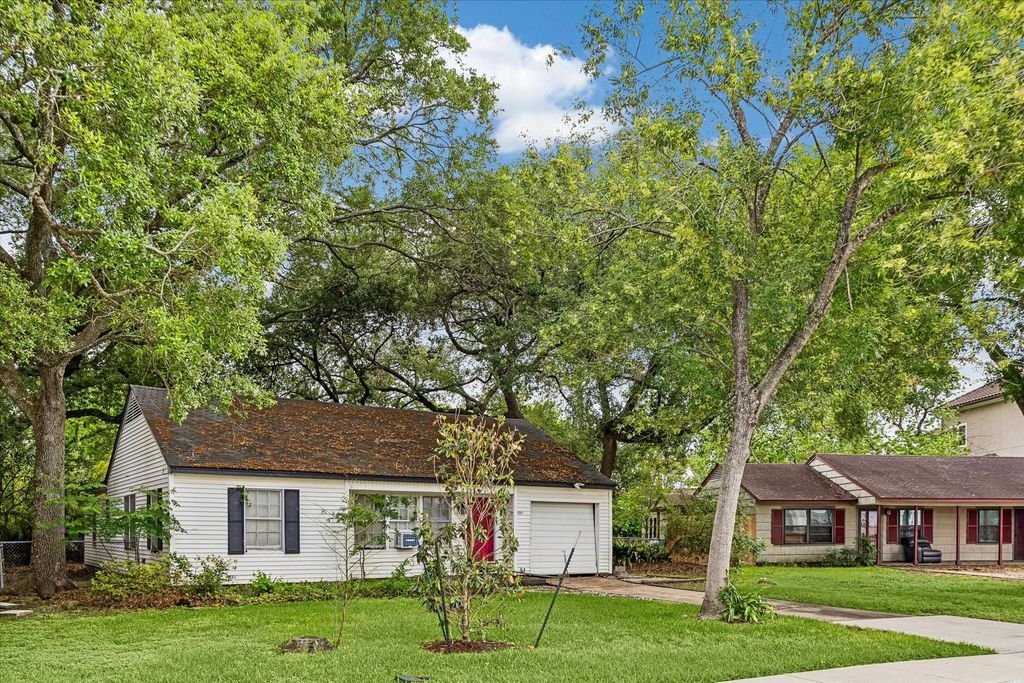 5541 Jessamine Street, Houston, TX 77081