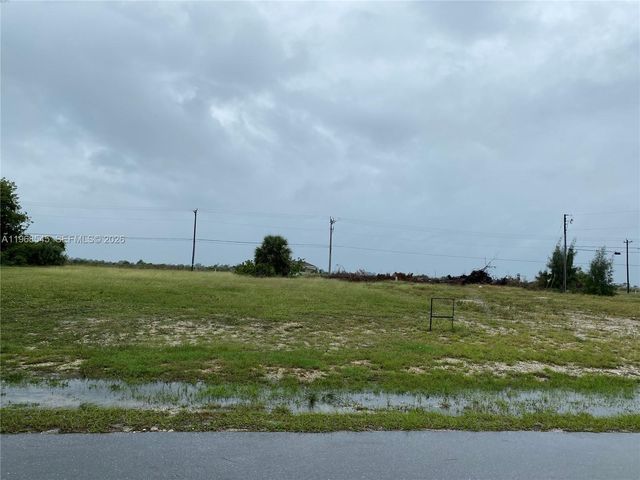 527 N Nelson N Road, Cape Coral, FL 33993