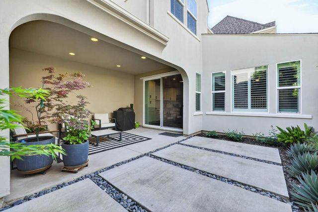 3178 dullanty Way, Sacramento, CA 95816