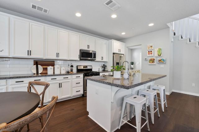 3178 dullanty Way, Sacramento, CA 95816