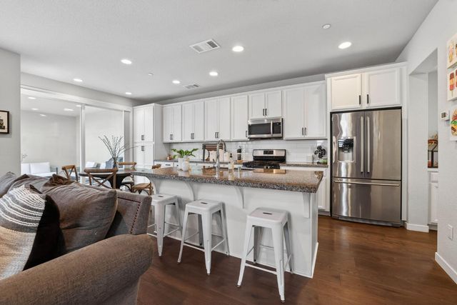 3178 dullanty Way, Sacramento, CA 95816