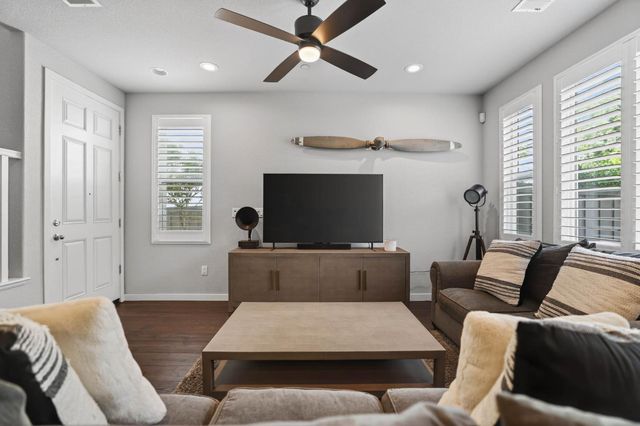 3178 dullanty Way, Sacramento, CA 95816