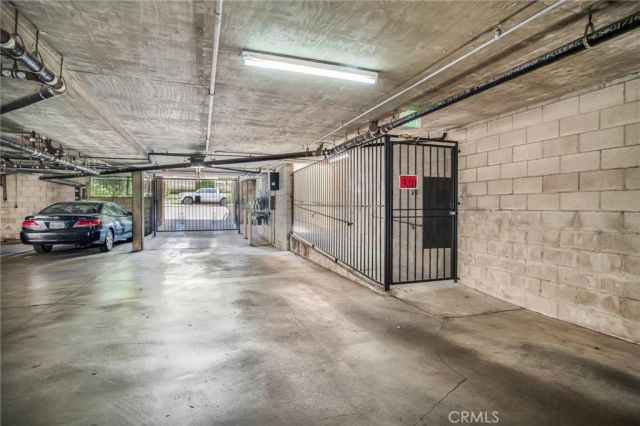 1207 N Columbus Avenue, Glendale, CA 91202