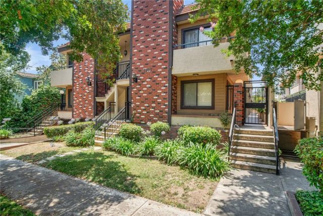 1207 N Columbus Avenue, Glendale, CA 91202