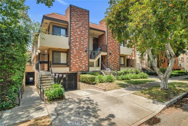 1207 N Columbus Avenue, Glendale, CA 91202