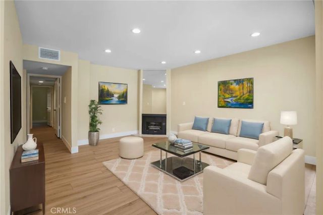 1207 N Columbus Avenue, Glendale, CA 91202