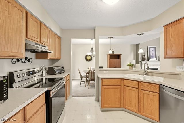 955 Bristol Lane, Streetsboro, OH 44241