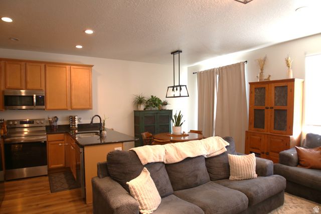 3753 N PRAIRIE GRASS DR, Lehi, UT 84048