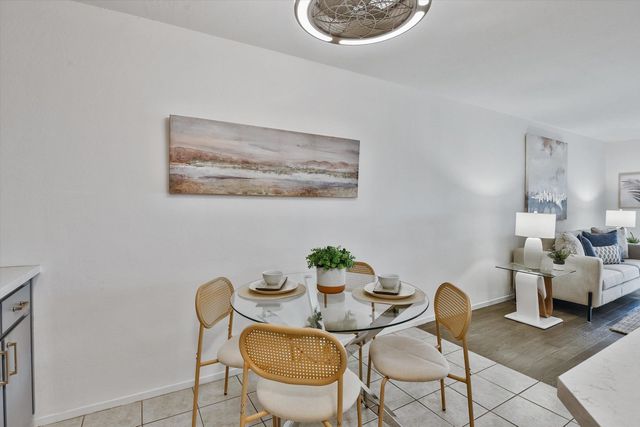 955 Shorepoint Ct 216, Alameda, CA 94501