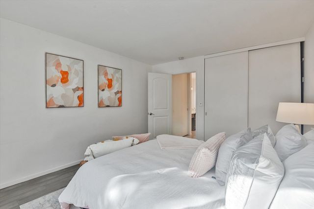 955 Shorepoint Ct 216, Alameda, CA 94501