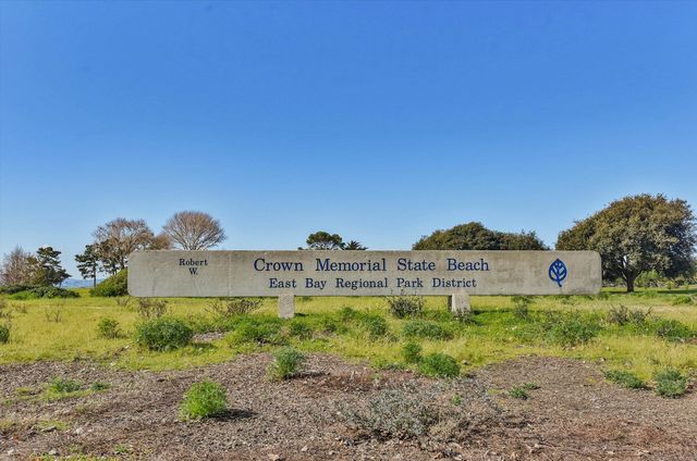 955 Shorepoint Ct 216, Alameda, CA 94501