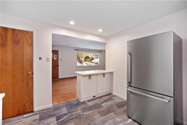 138 Peters Dr, Shaler, PA 15116