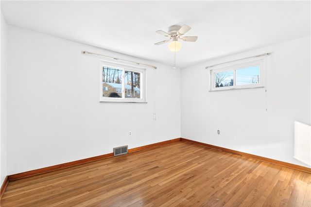 138 Peters Dr, Shaler, PA 15116