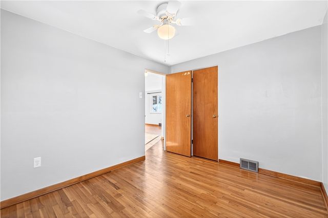 138 Peters Dr, Shaler, PA 15116