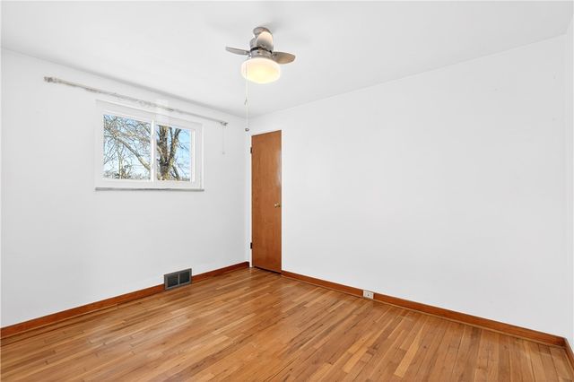 138 Peters Dr, Shaler, PA 15116