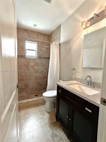 470 SW 25th Rd, Miami, FL 33129