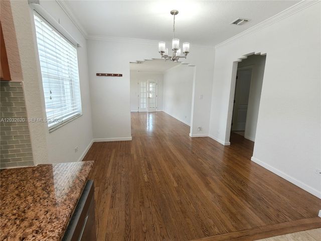 470 SW 25th Rd, Miami, FL 33129