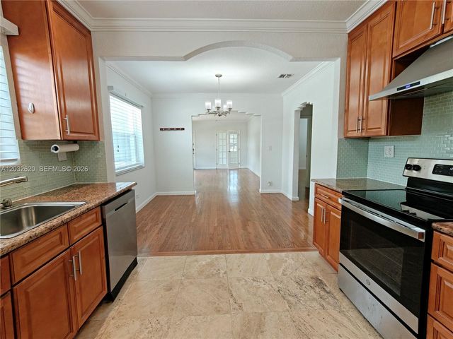 470 SW 25th Rd, Miami, FL 33129