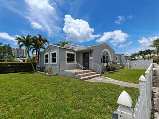 470 SW 25th Rd, Miami, FL 33129