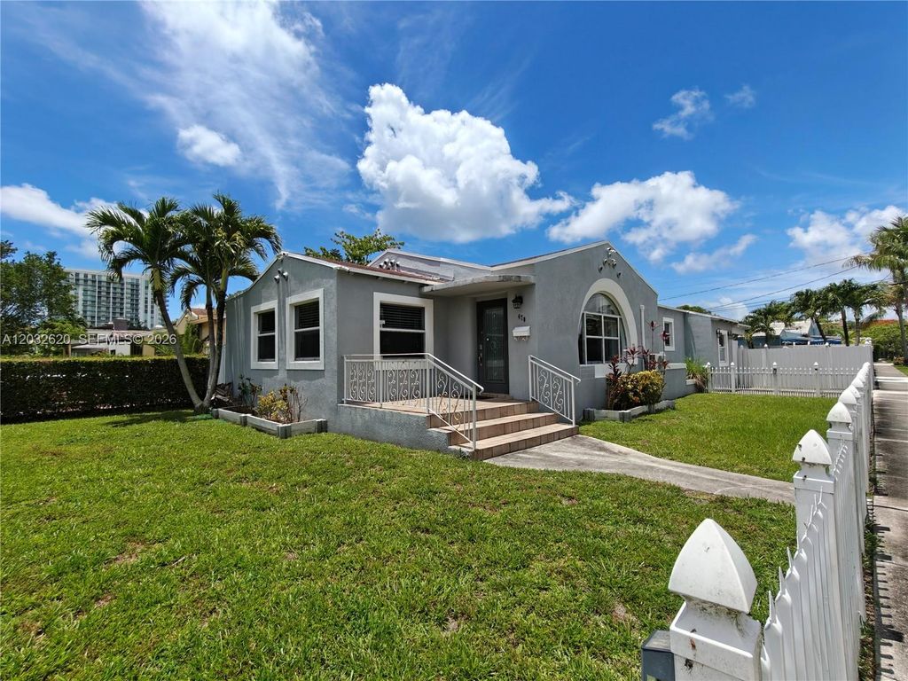 470 SW 25th Rd, Miami, FL 33129