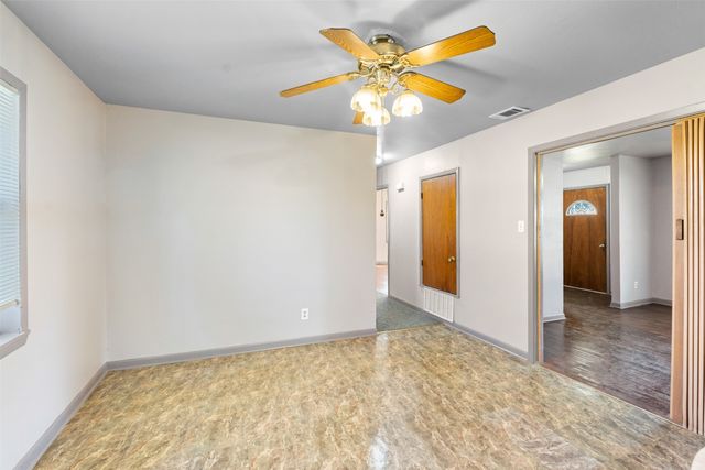 603 E Market Street, Mabank, TX 75147