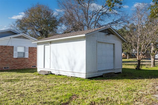 603 E Market Street, Mabank, TX 75147