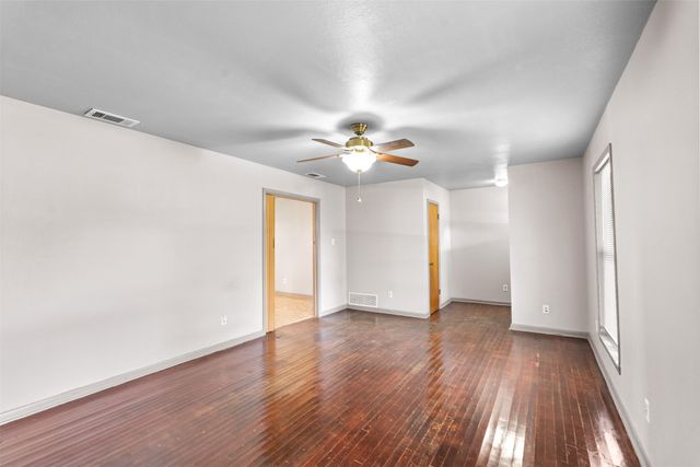 603 E Market Street, Mabank, TX 75147