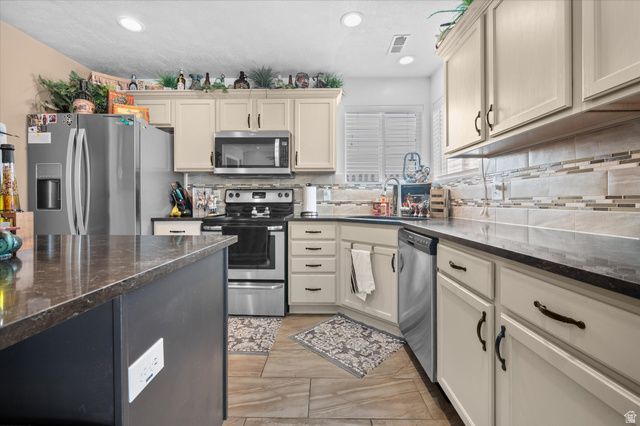 2337 S 1500 W, Woods Cross, UT 84087