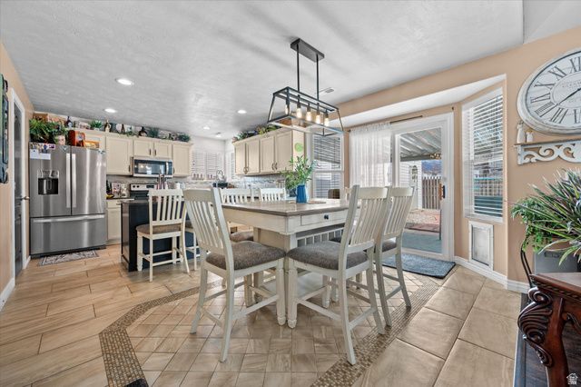 2337 S 1500 W, Woods Cross, UT 84087