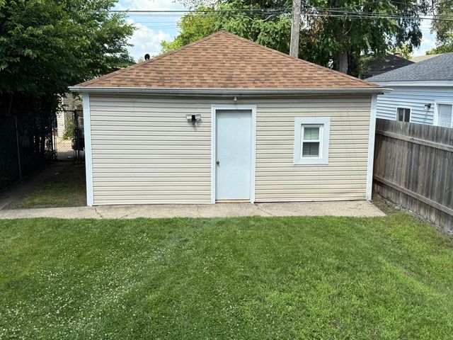 8432 S Yates Boulevard, Chicago, IL 60617