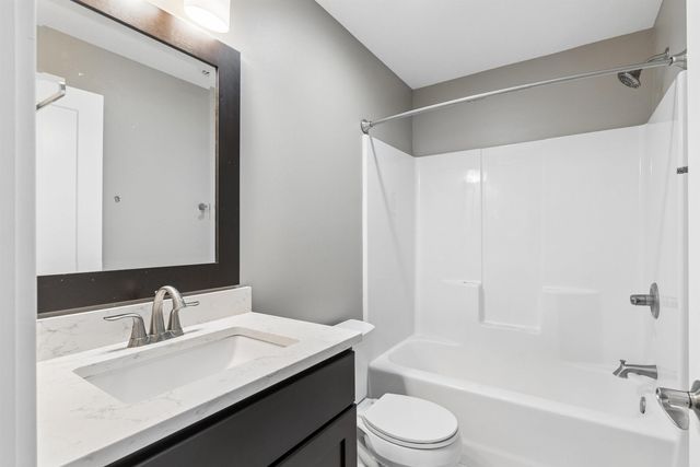 4419 Eden Way, Cedar Falls, IA 50613