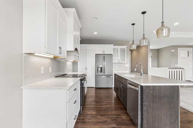 4419 Eden Way, Cedar Falls, IA 50613