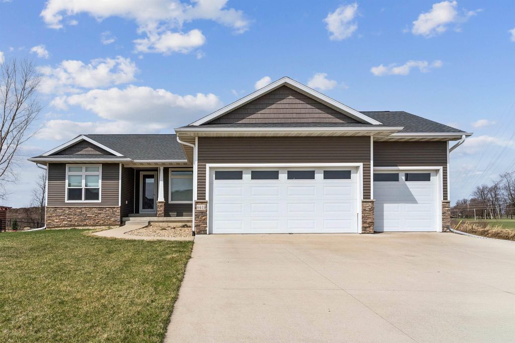 4419 Eden Way, Cedar Falls, IA 50613