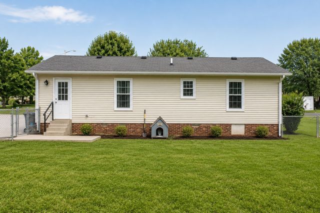 701 Herb Dr, Lawrenceburg, TN 38464