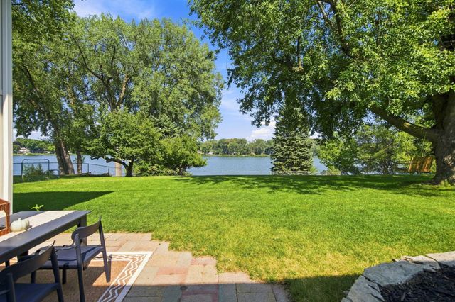 1129 Pike Lake Drive, New Brighton, MN 55112