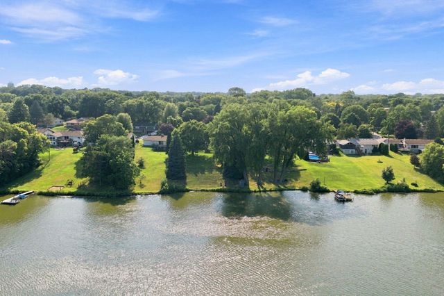 1129 Pike Lake Drive, New Brighton, MN 55112