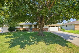 1129 Pike Lake Drive, New Brighton, MN 55112