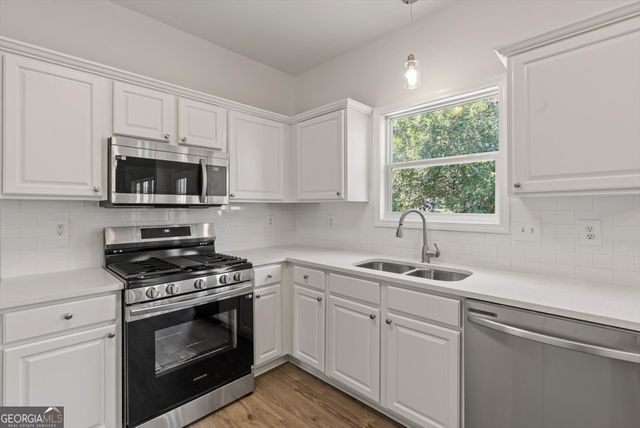 3913 Willow Fields Court, Loganville, GA 30052