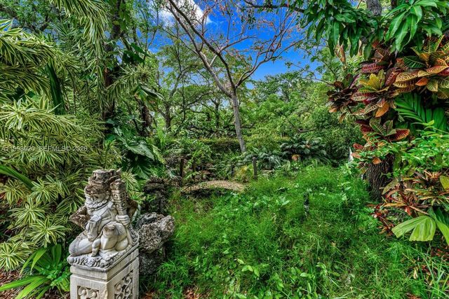 186 Edgewater Dr 0, Coral Gables, FL 33133