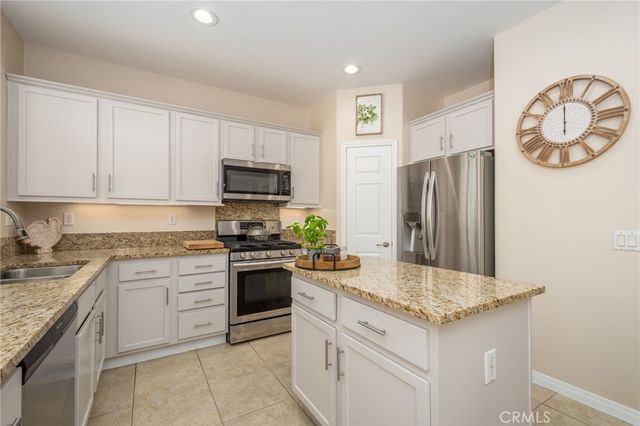 28802 Silversmith, Valencia, CA 91354