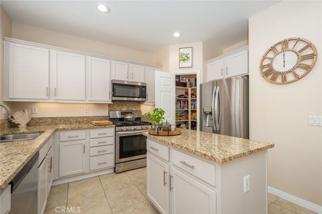 28802 Silversmith, Valencia, CA 91354