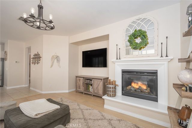 28802 Silversmith, Valencia, CA 91354