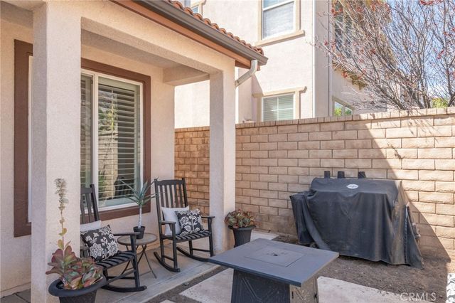 28802 Silversmith, Valencia, CA 91354