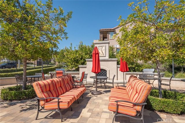 28802 Silversmith, Valencia, CA 91354