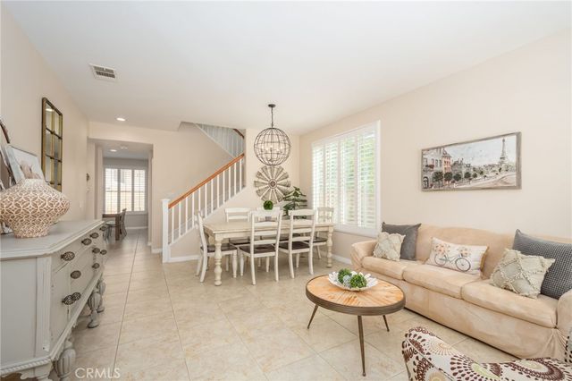 28802 Silversmith, Valencia, CA 91354